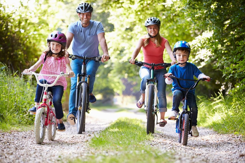 familia en bici