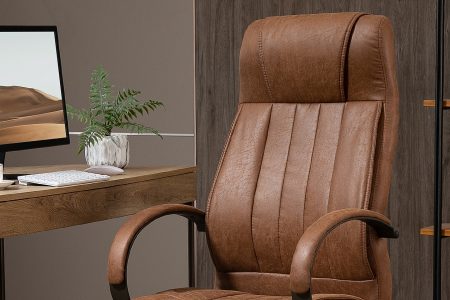 silla ejecutiva elegante de color marrón