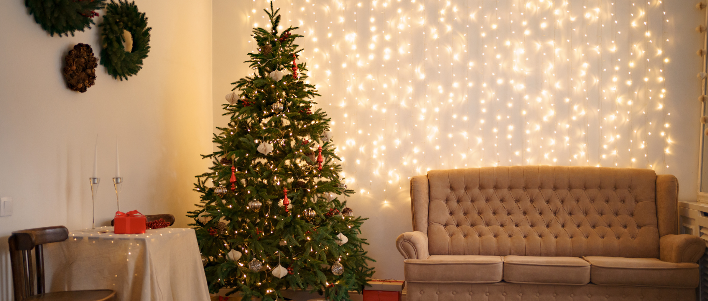 árbol de Navidad en ambiente navideño